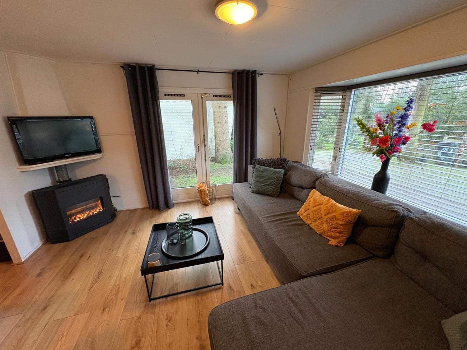 Heerlijk Chalet Midden In De Natuur Putten Ngoại thất bức ảnh